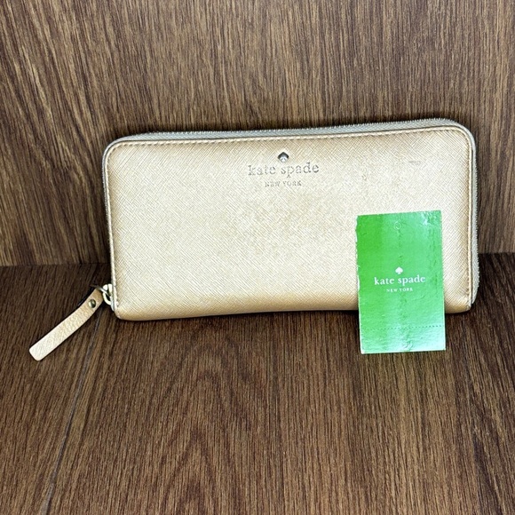 🔥🔥🔥Kate Spade Rose Gold Zip Wallet🔥🔥🔥 ***READ DESCRIPTION*** - Picture 15 of 16